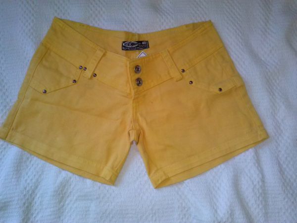 Shorts Amarelo TAM. 40
